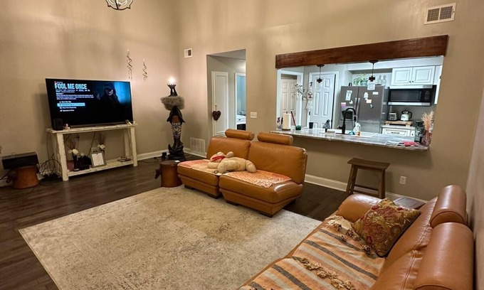 Fortson House | Charming 2-bedroom townhome with WiFi, AC in welcoming Columbus
