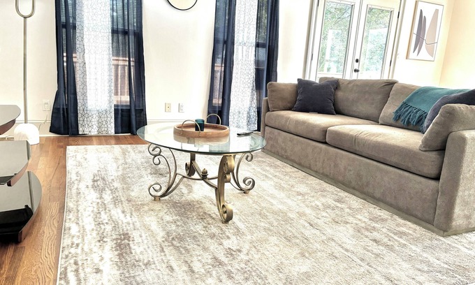 College Park House | Charming 2-bedroom house in College Park with WiFi and AC, near the Airport.