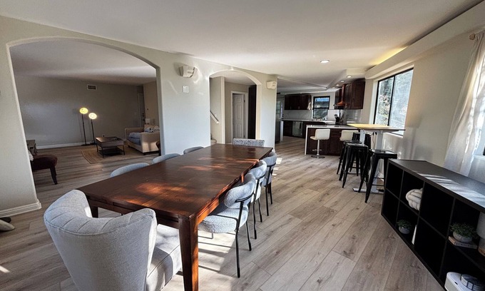Thousand Oaks House | Charming 2-bedroom house in serene Newbury Park with AC