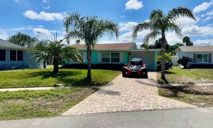 Ormond Beach House | Charming 2-bedroom house in welcoming Ormond Beach with wifi, AC, and more.