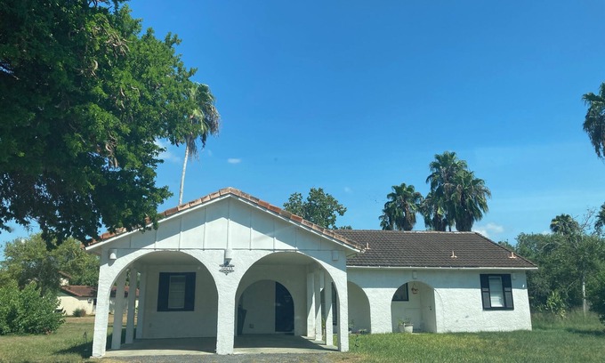 Rancho Viejo House | Charming 2-bedroom house with AC in Rancho Viejo. Friendly and unique cozy home