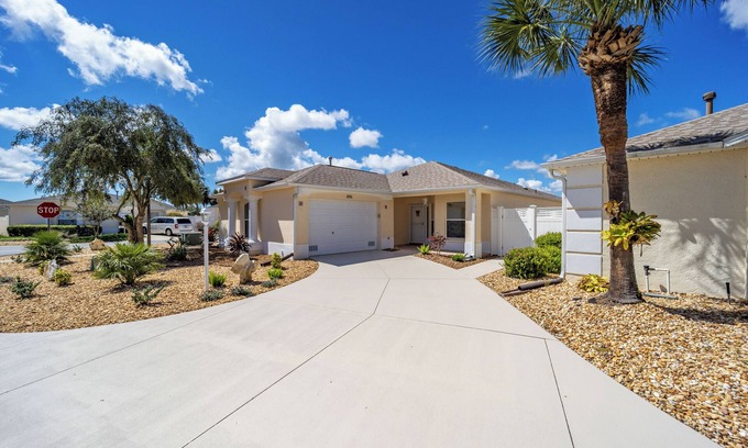 Chatham Villa | Charming 2-bedroom villa in The Villages with WiFi, AC, and golf cart!