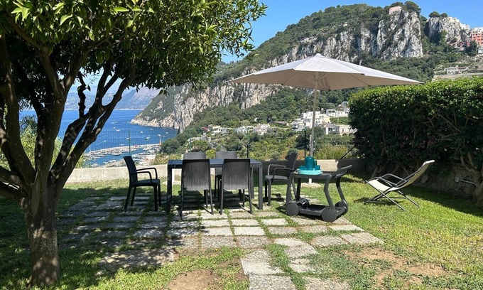 Anacapri Apartment | Charming 2 bedrooms, 2 bathroom luxury apartement. Wonderful view on the gulf