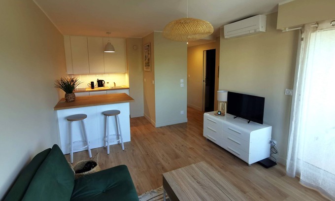 Le Cannet Apartment | Charming 2-room apartment: swimming pool and tennis residence, near Cannes