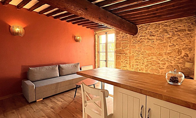 Lambesc Apartment | Charming 2-room apartment