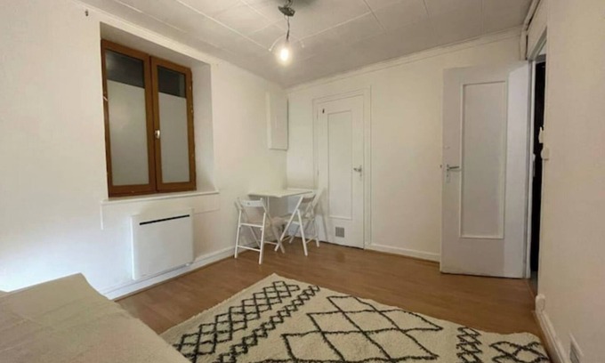 Secteur 5 Apartment | Charming 2-room studio