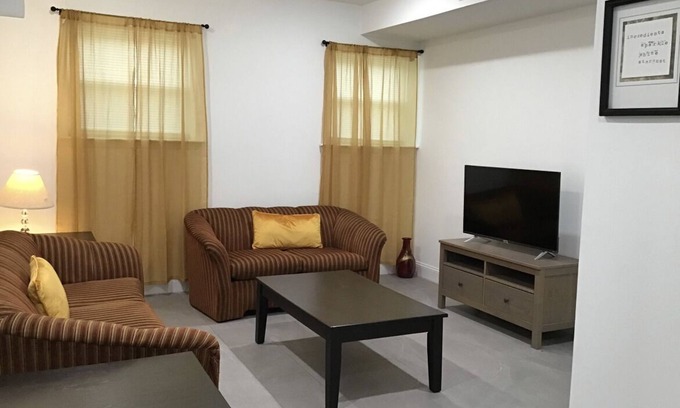 West Poplar Condo | Charming 2B/2B Nr Temple &The Met/with Parking
