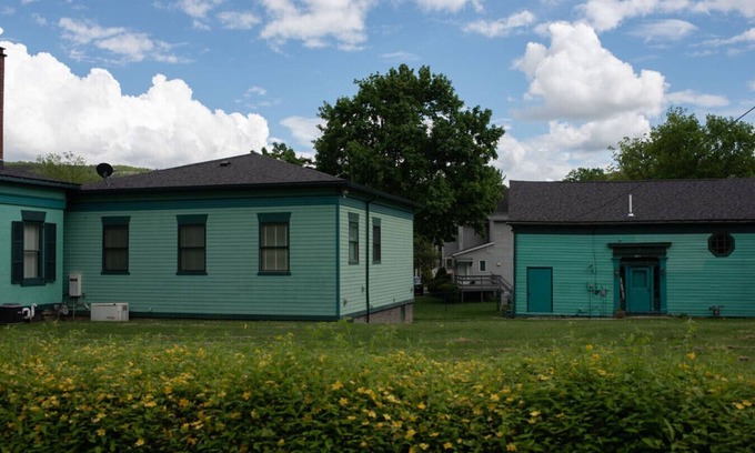 Hammondsport Condo | Charming 2BR/1BA getaway steps from Keuka Lake, wine trail & Village Square