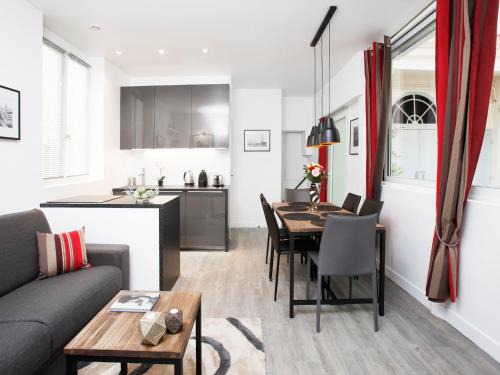 Bonne-Nouvelle Apartment | Charming 2BR-2BA between le Marais & le Louvre