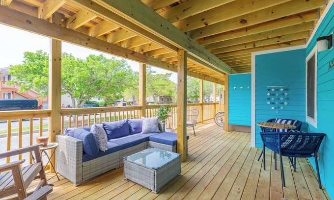 Caine Woods Condo | Charming 2BR Gem in N Ocean City, Large Deck, Walk to Beach, Linens Incl.