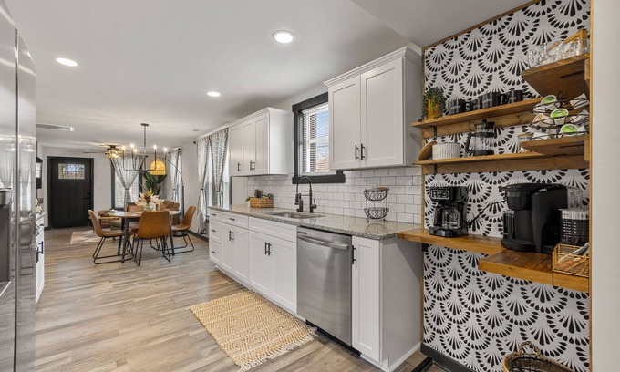 Mosby House | Charming 2br Home w/Outdoor Dining & Fenced Yard