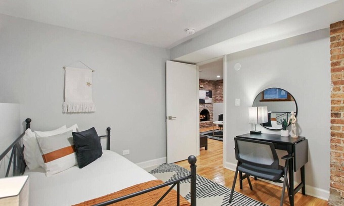 Lake View East Apartment | Charming 2BR Urban Oasis in the Heart of Chicago