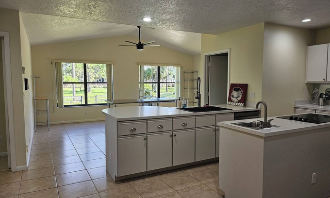 Wellington House | Charming 3-Bed/4-Bath House on Sprawling 5 Acres