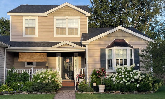 Saratoga Springs House | Charming 3-bedroom house with 2.5baths in lovely Saratoga Springs