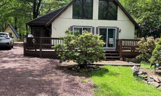 Albrightsville House | Charming 3-bedroom house with AC and WiFi in Albrightsville.