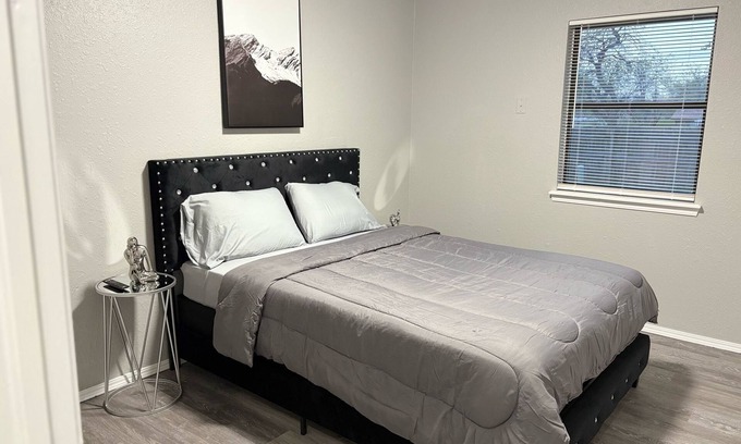 Central Oklahoma City House | Charming 3-bedroom house with AC, WiFi in amazing Oklahoma City