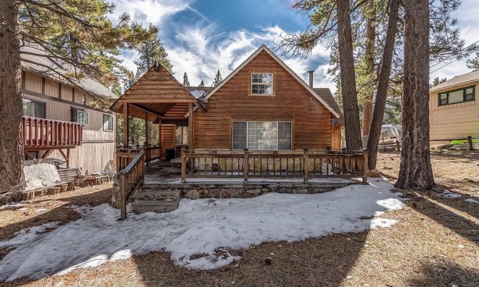Patton House | Charming 3-bedroom house with AC and WiFi in Big Bear Lake