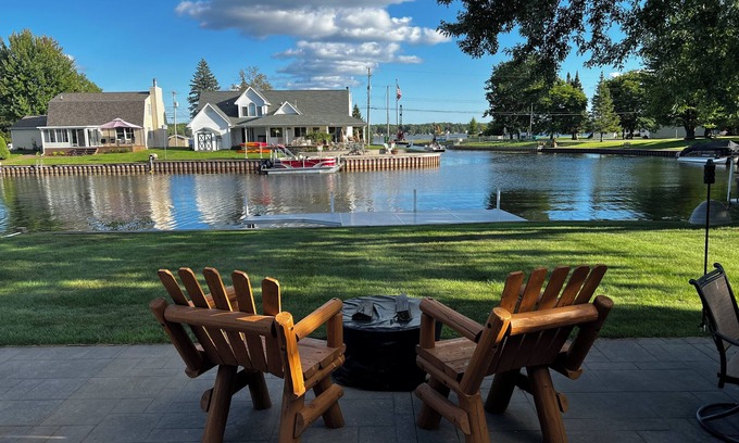 Prudenville Cottage | Charming 3-bedroom Lake Cottage with Dock, WiFi, & AC on enjoyable Houghton Lake