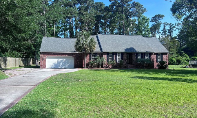 Morehead City House | Charming 3-bedroom house with WiFi and AC in Morehead City