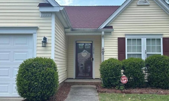 Winston - Salem House | Charming 3-bedroom house in Winston-Salem with AC, WiFi