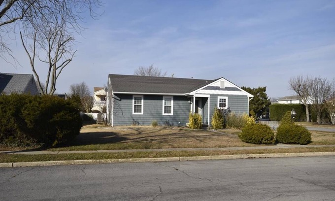 Village Green House | Charming 3 bedroom, 2 bath ranch style home with Coastal decor will make your stay a delight in Cape May.