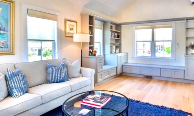 Eel Point House | Charming 3 bedroom 2.5 baths, upside down house w/office, outdoor shower,WiFi/AC