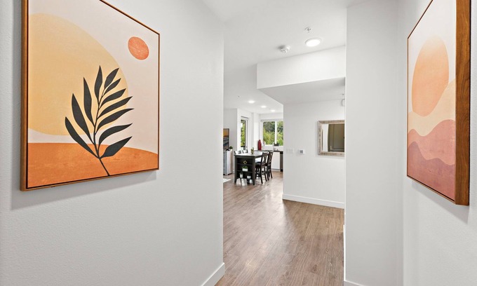 Lyon Street Apartment | Charming 3-bedroom apartment next to Disneyland/Newport/Irvine