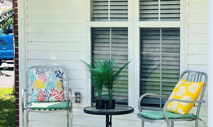 Niceville House | Charming 3-bedroom Bungalow in Destin FL. Relax, Recharge, Repeat!