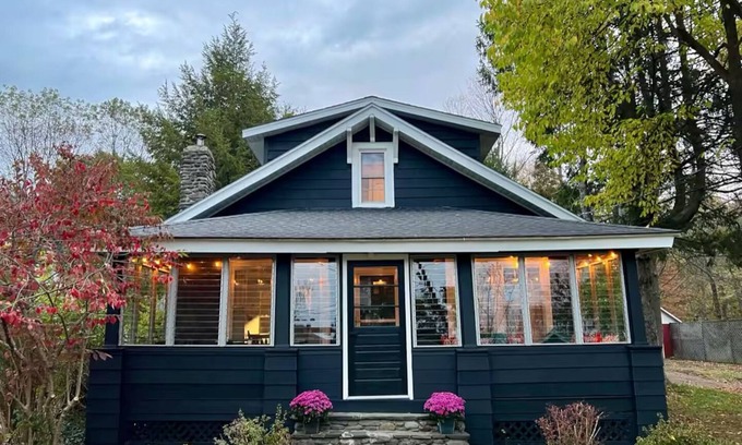 Phoenicia House | Charming 3-bedroom bungalow with AC in Phoenicia, Catskills