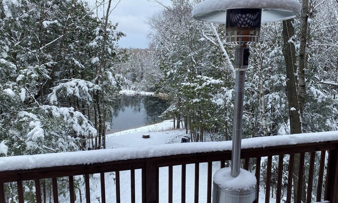 Abrams Cabin | Charming 3-bedroom cabin in Pound with WiFi and AC