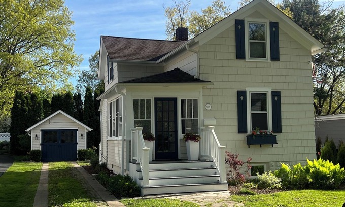 Geneva House | Charming 3-bedroom cottage with WiFi and AC in beautiful Geneva