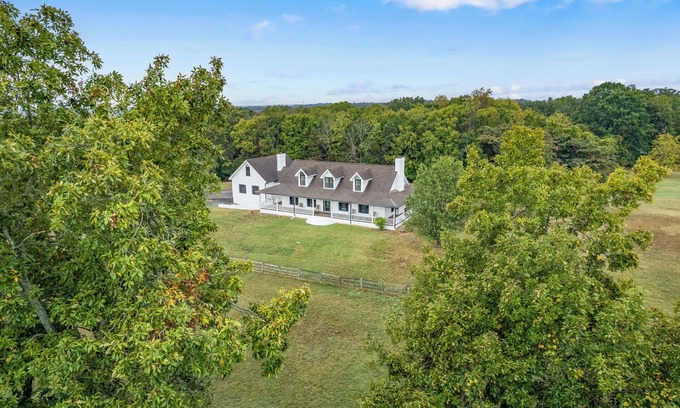 Lebanon Other | Charming 3 bedroom farmhouse with room to roam in delightful Lebanon