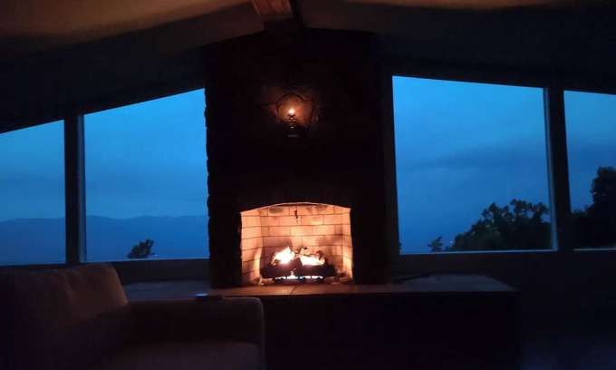 Burnt Chimney House | Charming 3-bedroom house with fitness room, WiFi in brilliant Blue Ridge