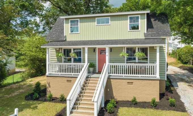 Parker House | Charming 3-bedroom house in wonderful Downtown Greenville Area
