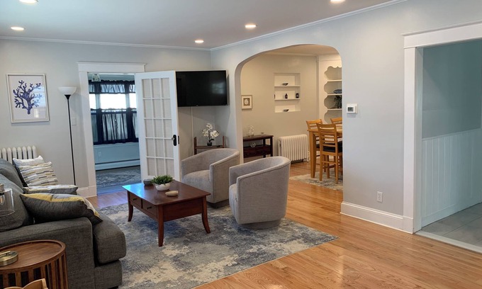 New London House | Charming 3-bedroom house in New London. Just minutes driving distance to beaches