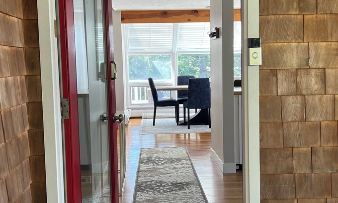 East Chop House | Charming 3-bedroom house in OakBluffs, walking distance to Circuit Ave!