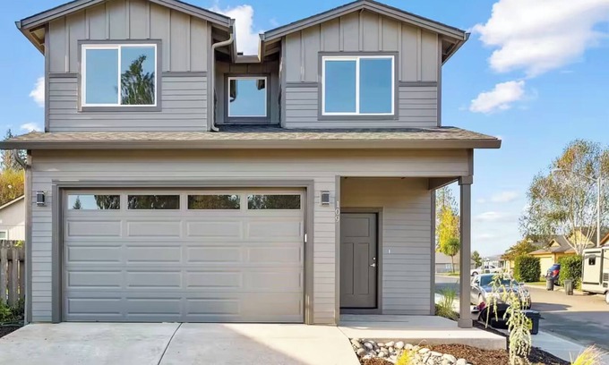 Cathlamet House | Charming 3-bedroom house in peaceful Cathlamet by the Columbia River