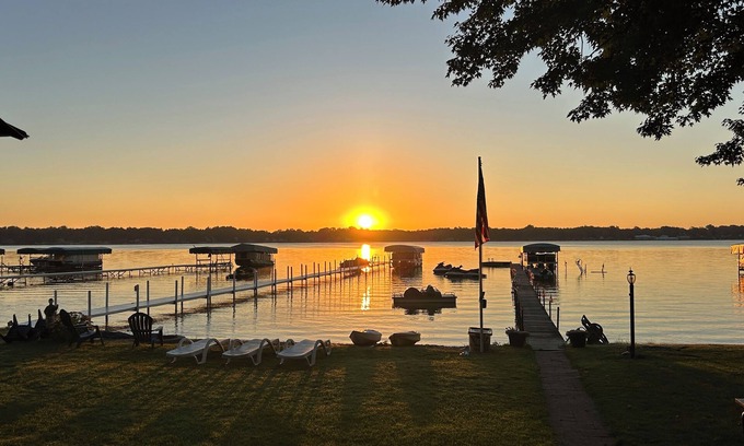 Coldwater Cottage | Charming 3-bedroom home on Coldwater Lake