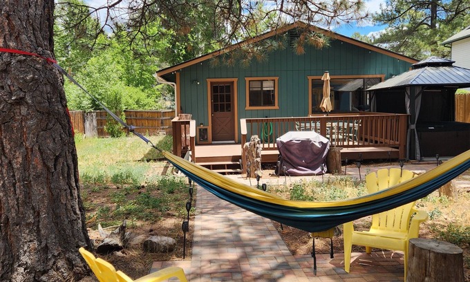 Kachina Village House | Charming 3-bedroom house with WiFi, dog friendly, hot tub, and AC in Flagstaff