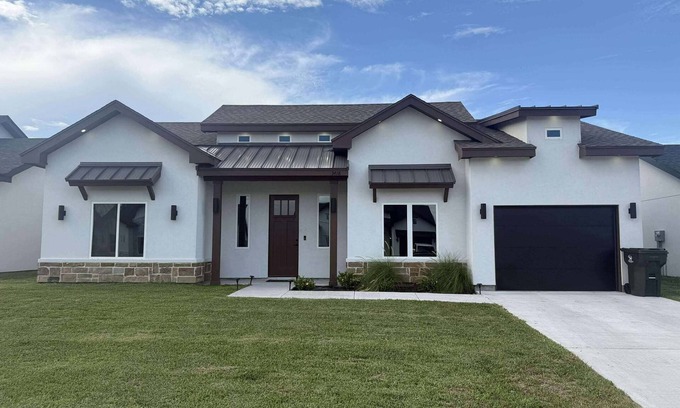 Harlingen House | Charming 3-bedroom House in Harlingen's Newest Subdivision.