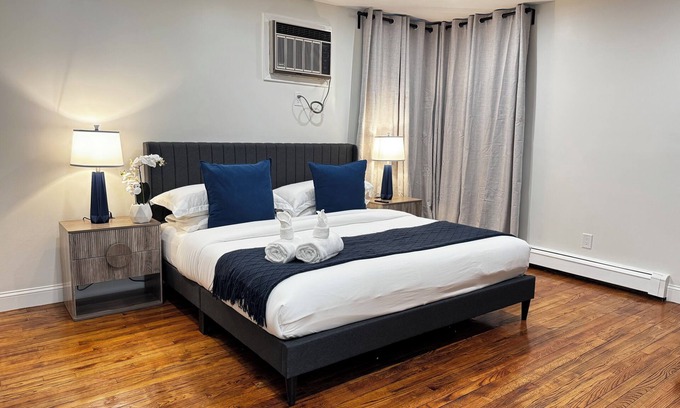Hempstead House | Charming 3-bedroom house with WiFi, AC in enjoyable Hempstead