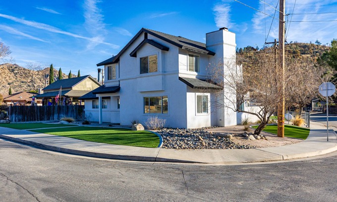 Kernville House | Charming 3-bedroom house in delightful Kernville with AC
