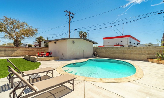 Lancaster House | Charming 3-bedroom house with Pool in Lancaster