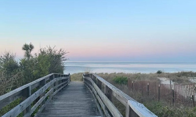 Bayview House | Charming 3-bedroom home a block from the beach!