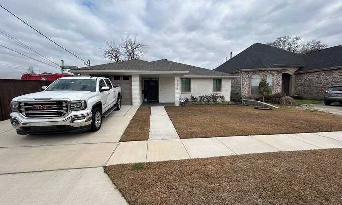 Metairie House | Charming 3-bedroom house in peaceful Metairie with WiFi, AC