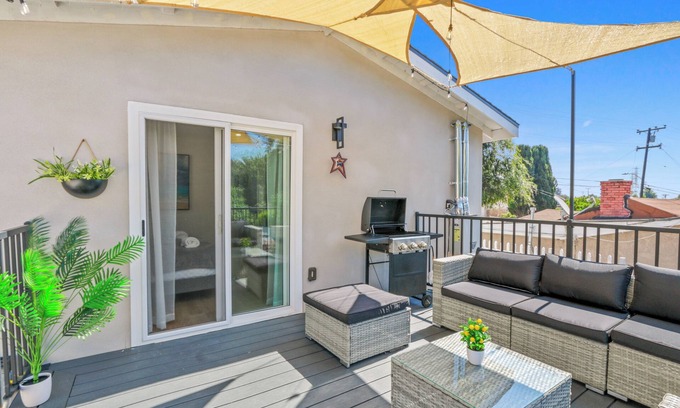 South San Gabriel House | Charming 3-bedroom house in soothing Rosemead with WiFi, AC