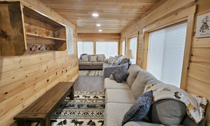 Sinclair House | Charming 3-bedroom house in wonderful Sinclair with WiFi, AC