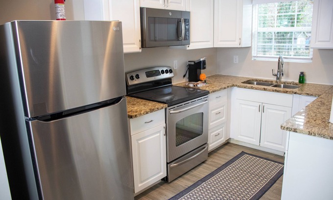 Church Street House | Charming 3-bedroom house in gorgeous Atlanta. Close to the airport