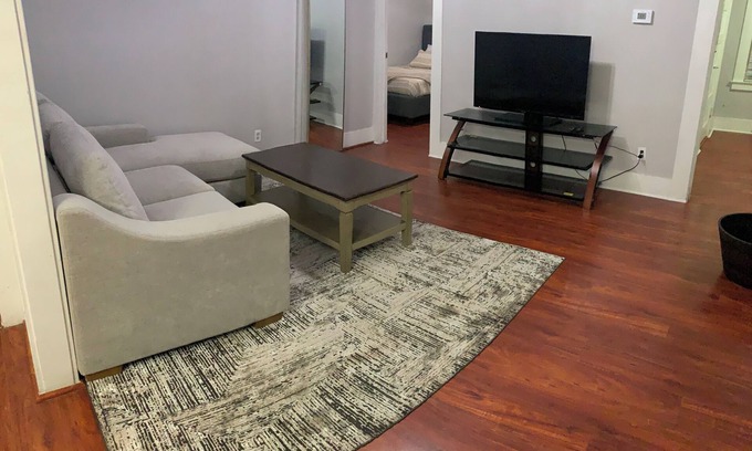 Modesto House | Charming 3-bedroom house with WiFi and AC in lovely Modesto