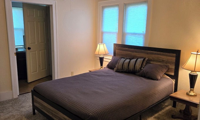 Oshkosh House | Charming 3-bedroom house on a farmette with AC and WiFi in delightful Oshkosh.